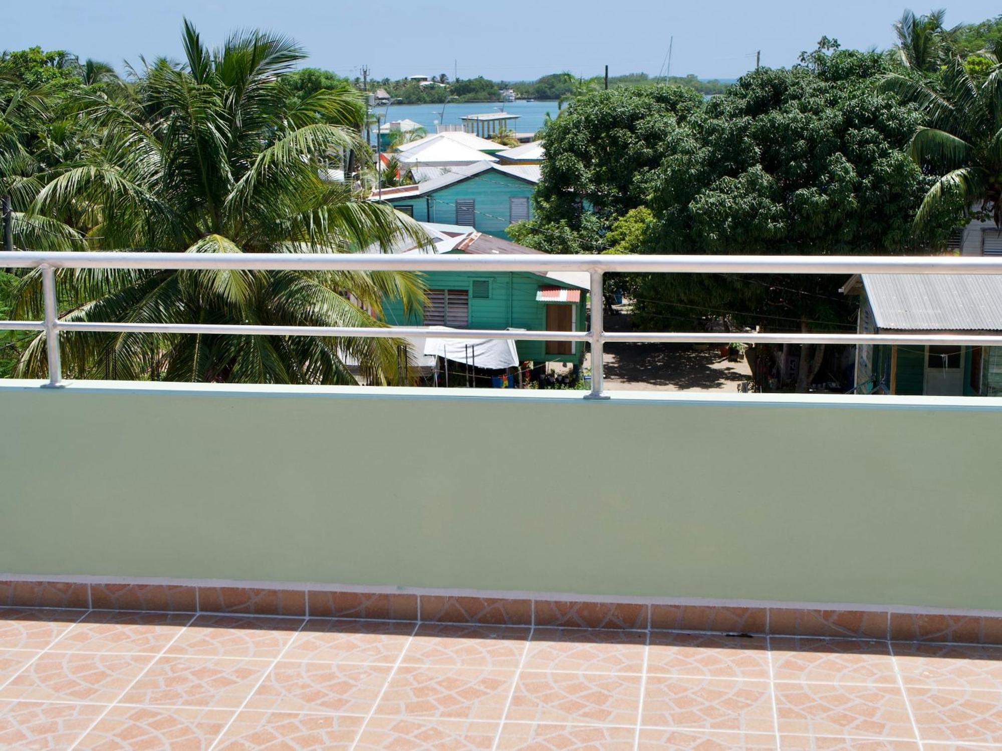 Meme'S Place Placencia Exterior foto